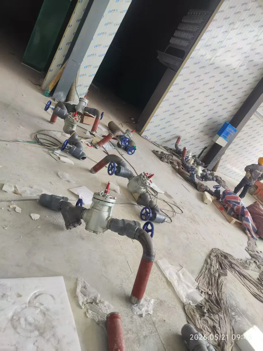 工业冷库库体与管路施工真实现场